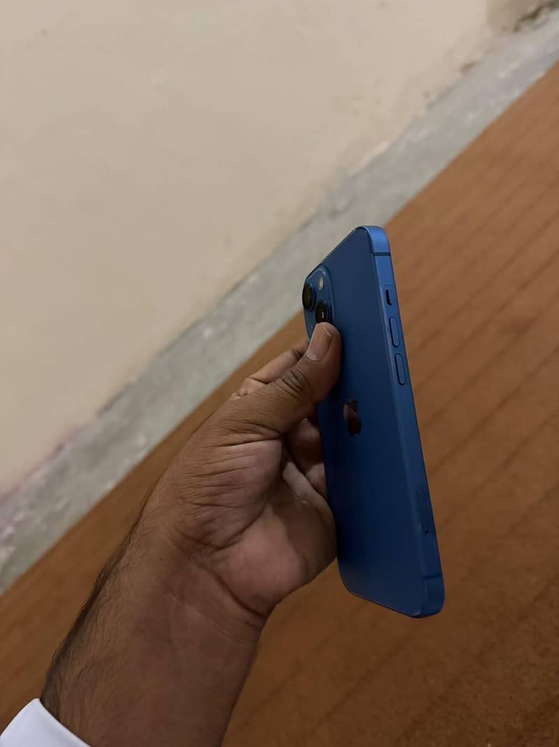 Apple iPhone 13 1