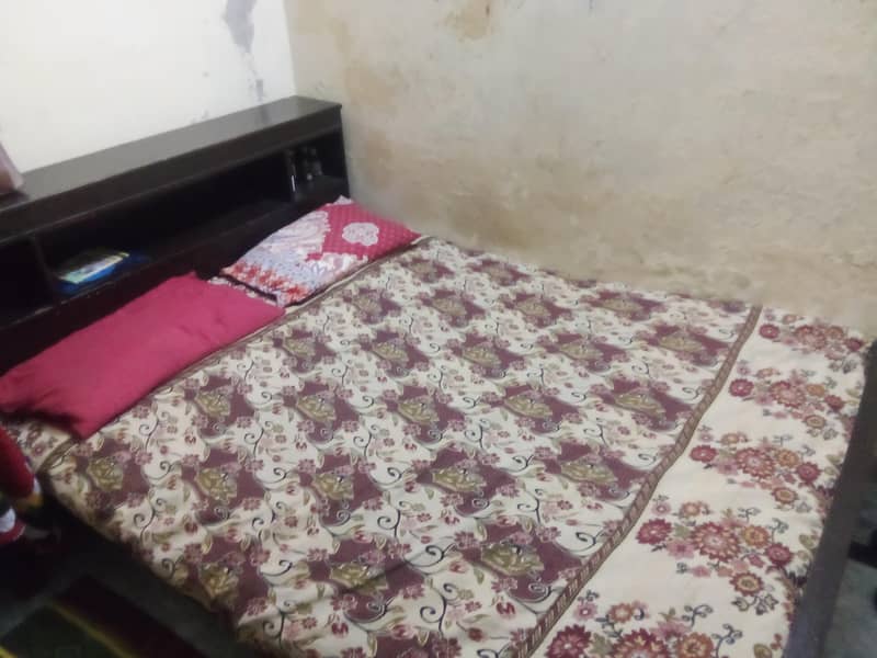 Queen Size Bed 3