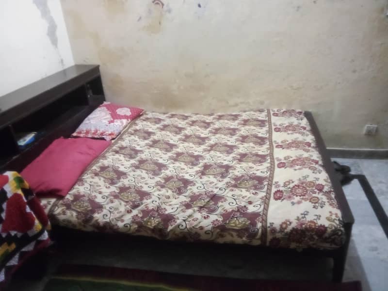 Queen Size Bed 4