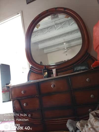 full new condition just shifting in flat that why I'm selling