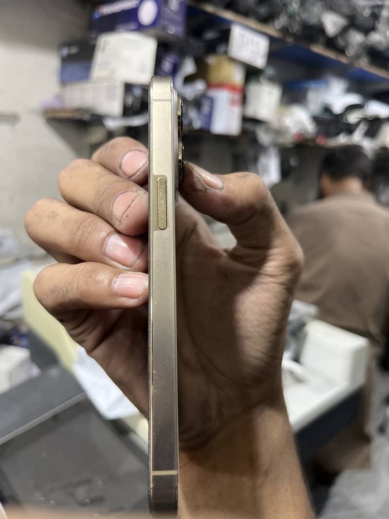 Apple iPhone 13 Pro 1