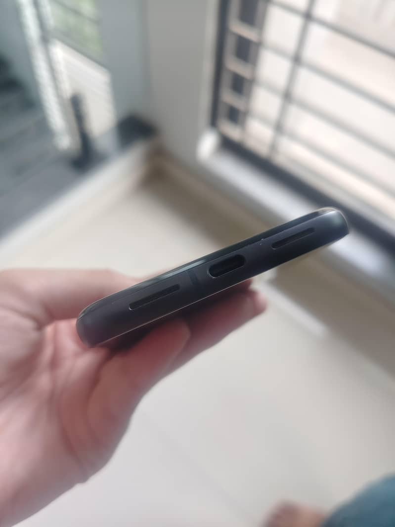 Google Pixel 8 4