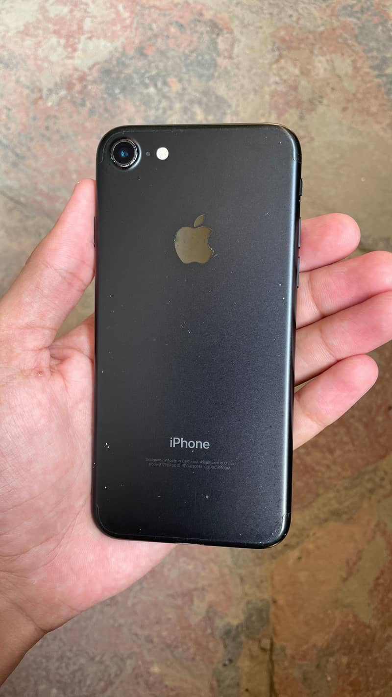 Apple iPhone 7 0