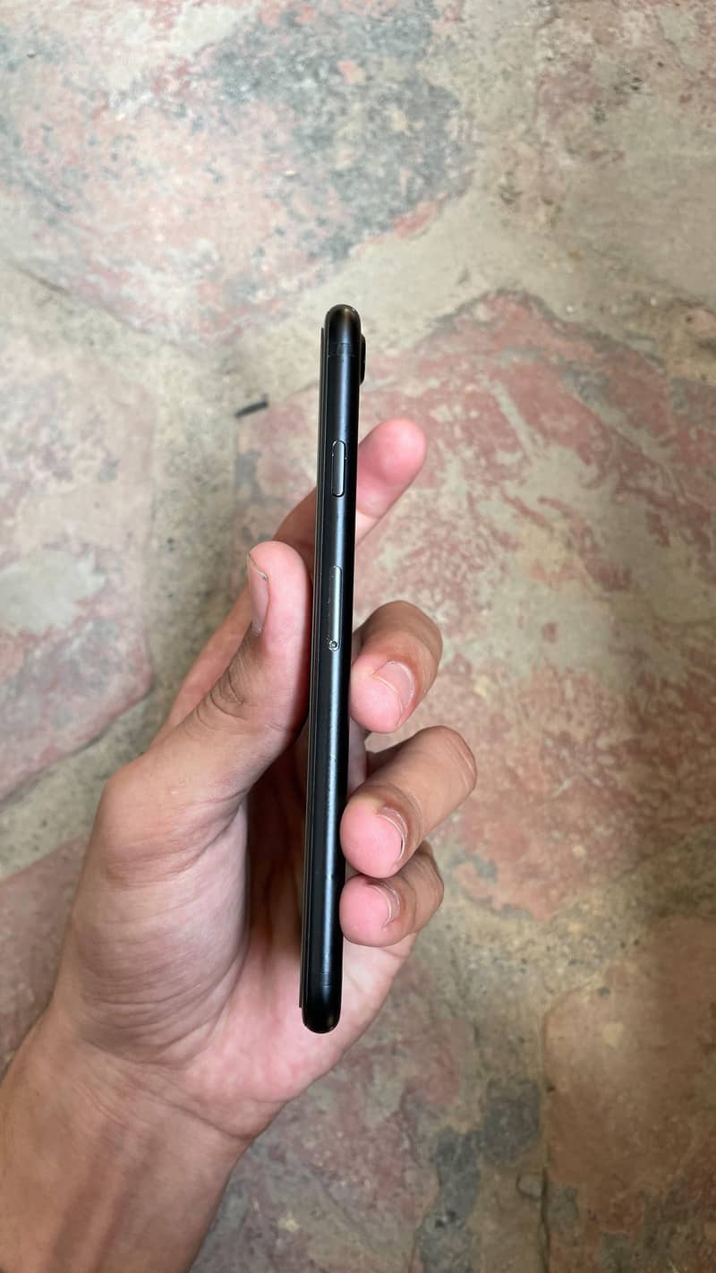 Apple iPhone 7 2