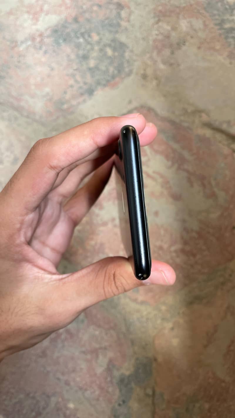 Apple iPhone 7 3