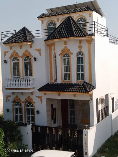 5 MARLA ELEGANT AND WELL-MAINTAINED HOUSE IS AVAILABLE IN DHA PHASE 9 TOWN, BLOCK B, DHA LAHORE.
