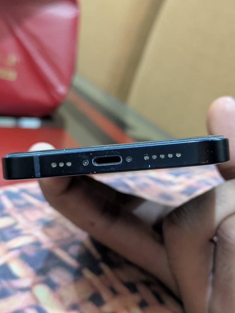 Apple iPhone 12 3