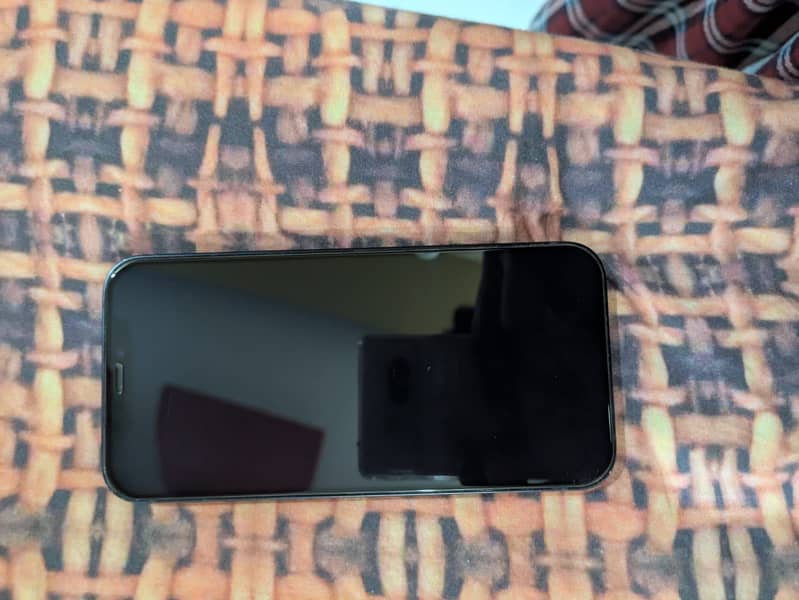 Apple iPhone 12 4