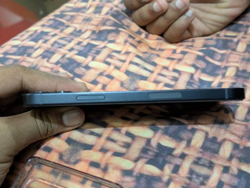 Apple iPhone 12 6