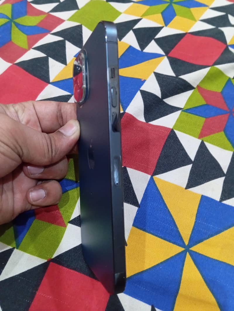 Apple iPhone 12 Pro Max 4