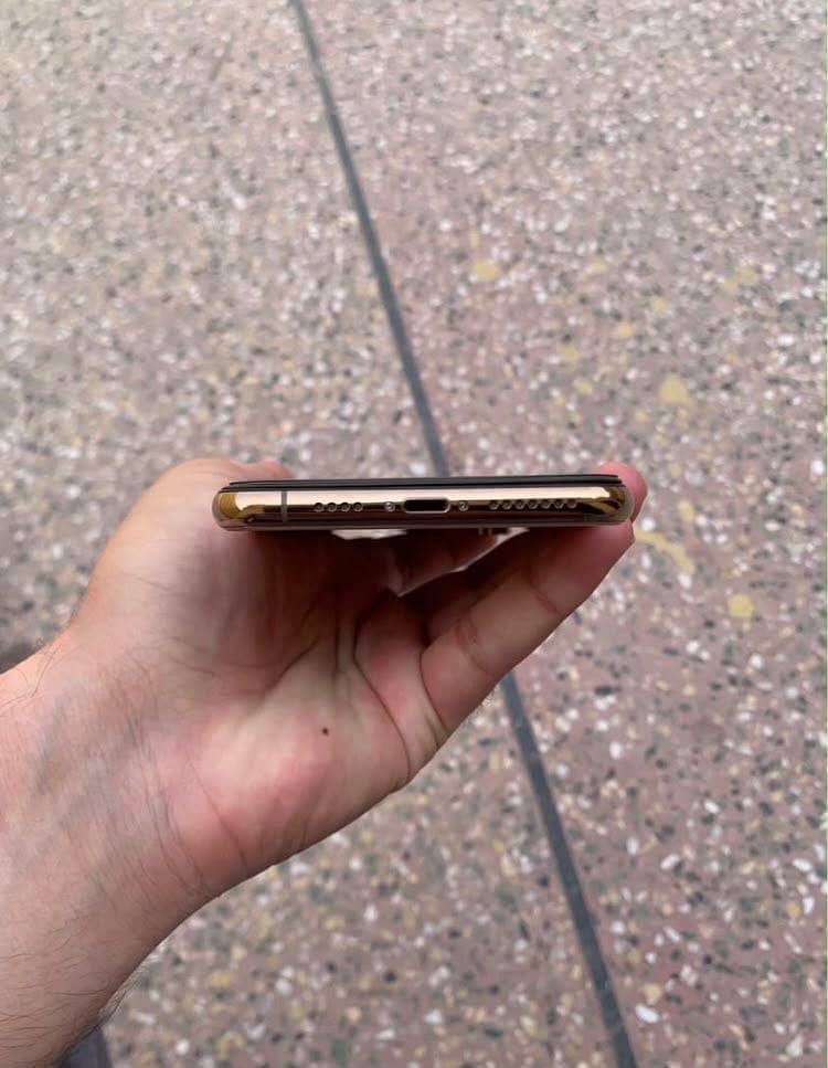 Apple iPhone XS Max 5