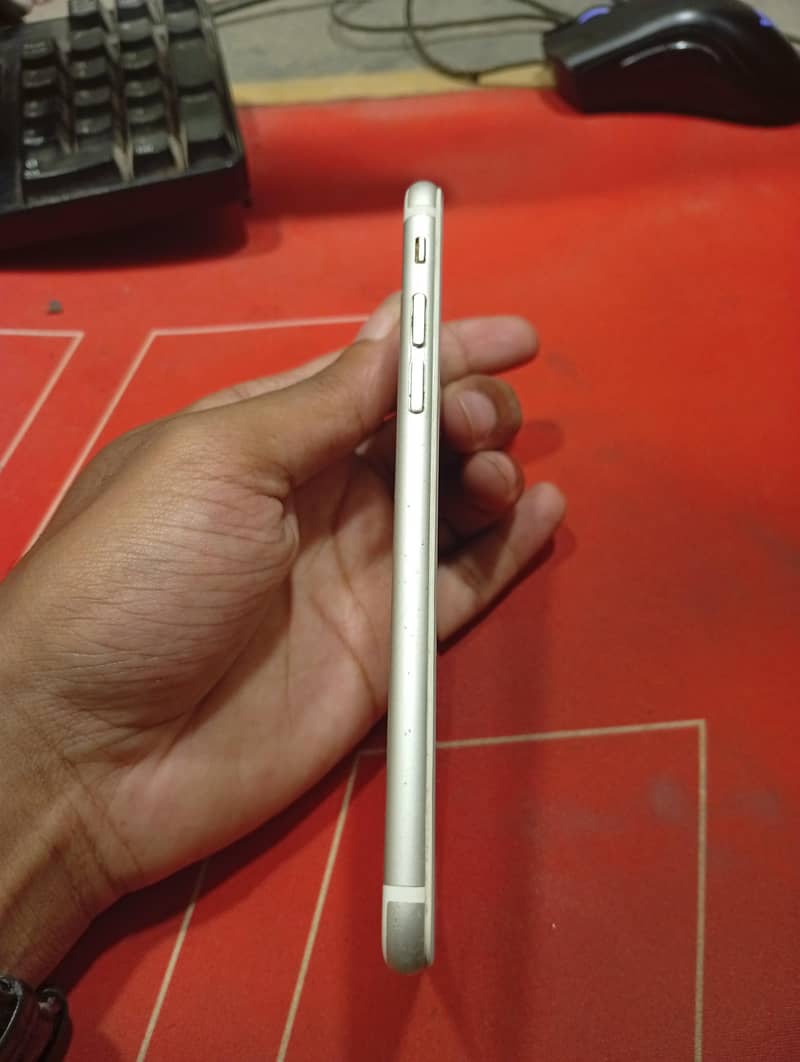 Apple iPhone 6S 1