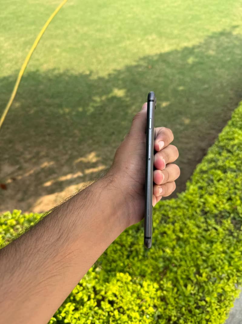 Apple iPhone 8 Plus 2