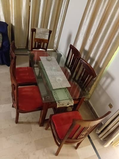 Dinning Table with 6 chairs.
