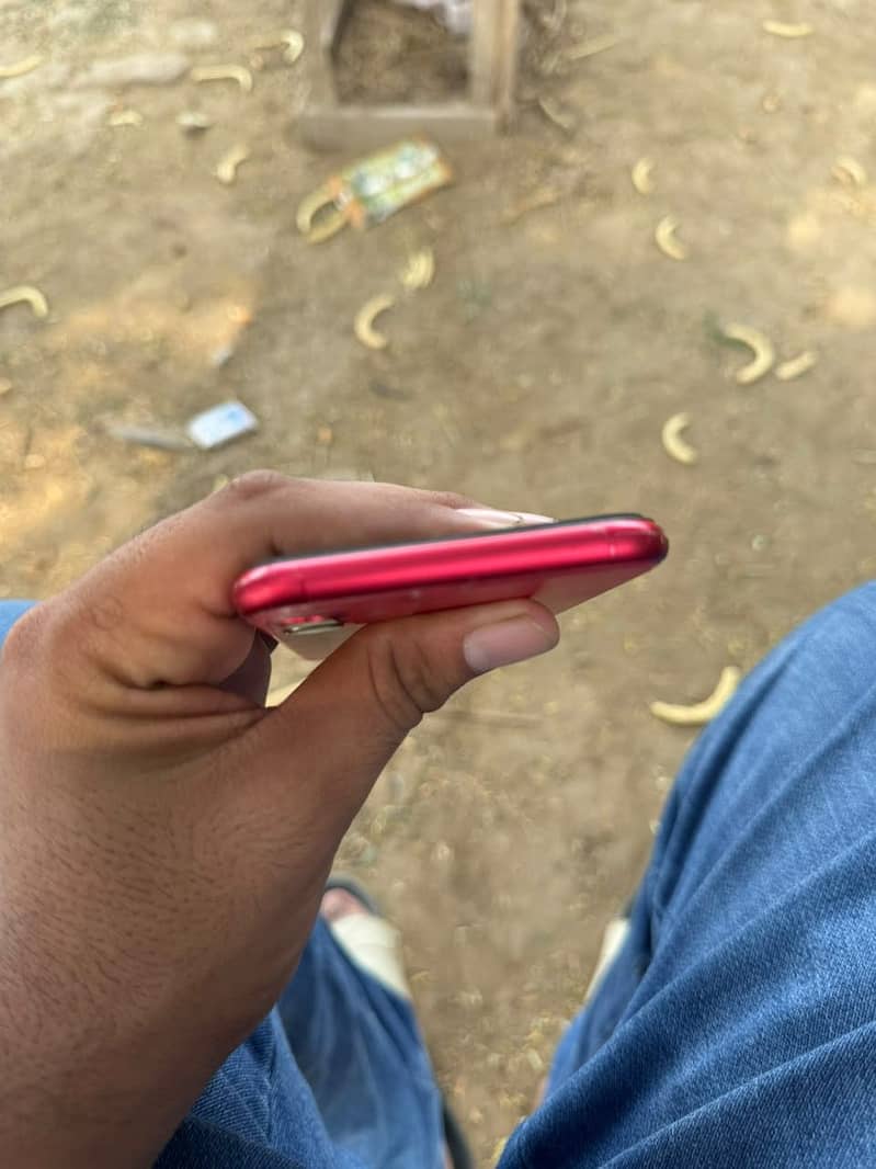 Apple iPhone 11 3