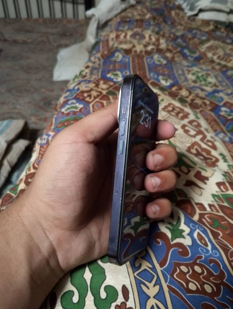 Apple iPhone 14 Pro 0