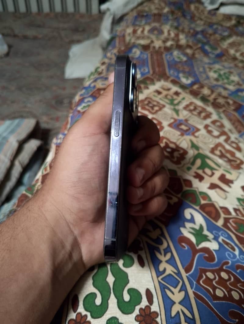 Apple iPhone 14 Pro 2