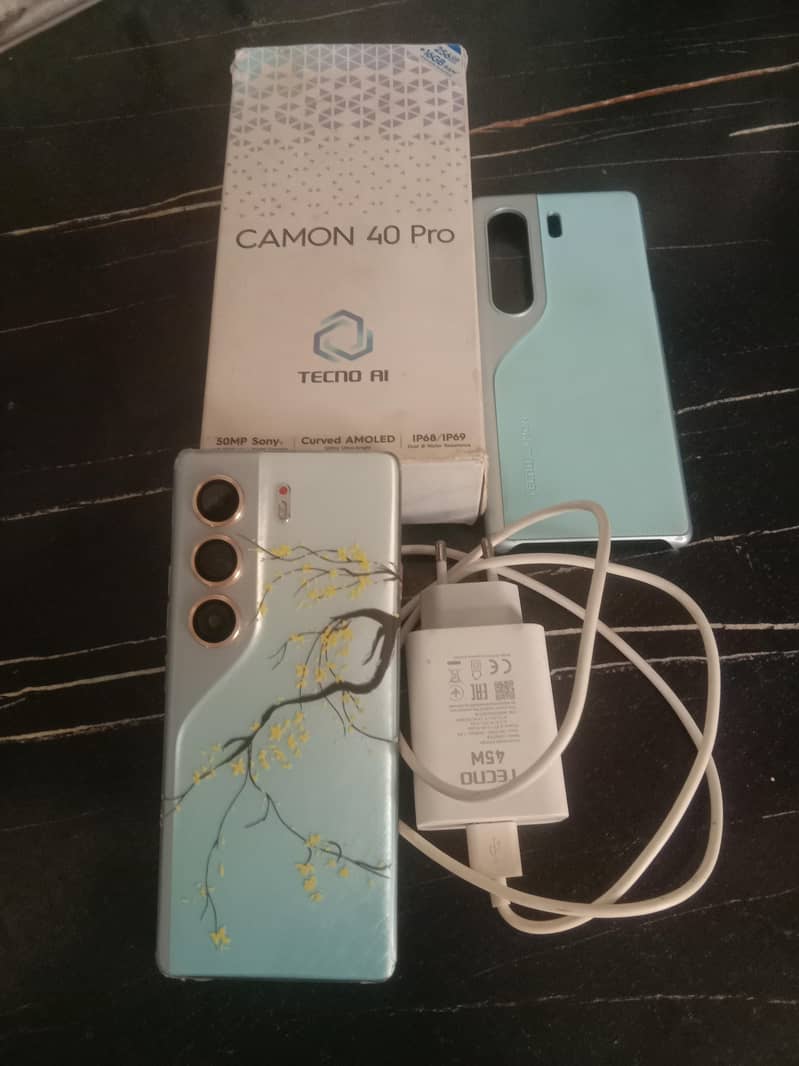 Tecno CAMON 40 2