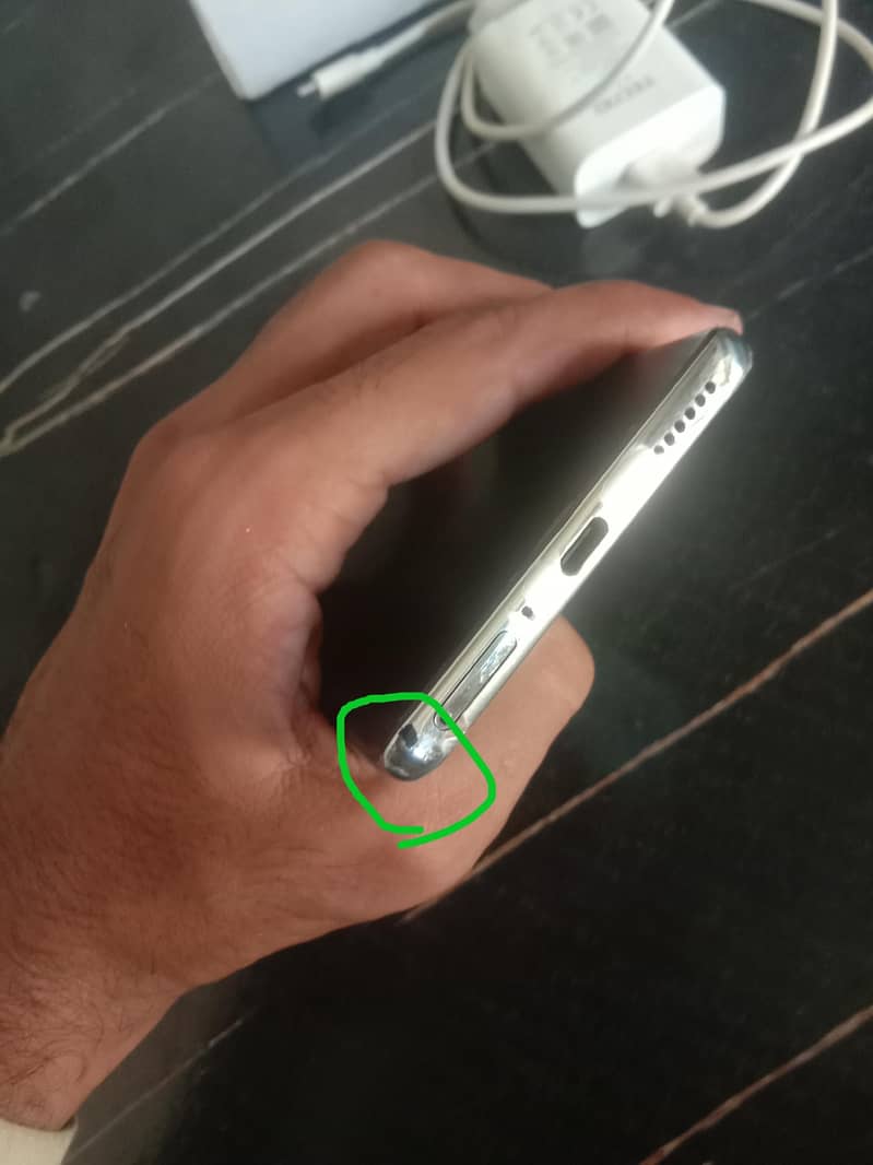 Tecno CAMON 40 4