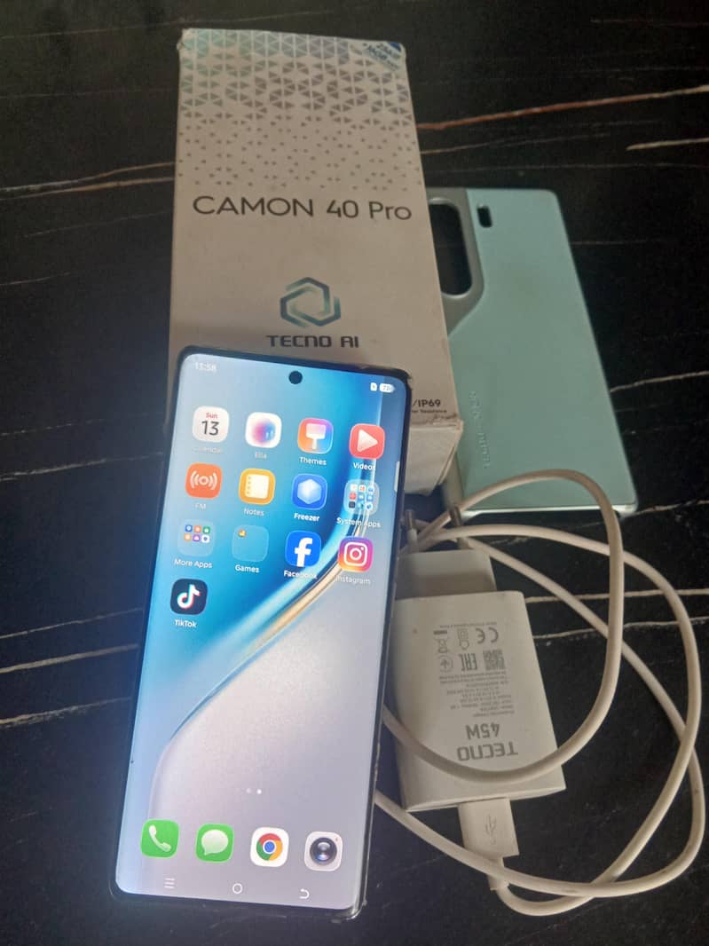 Tecno CAMON 40 5