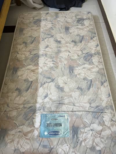 Single bed mattress