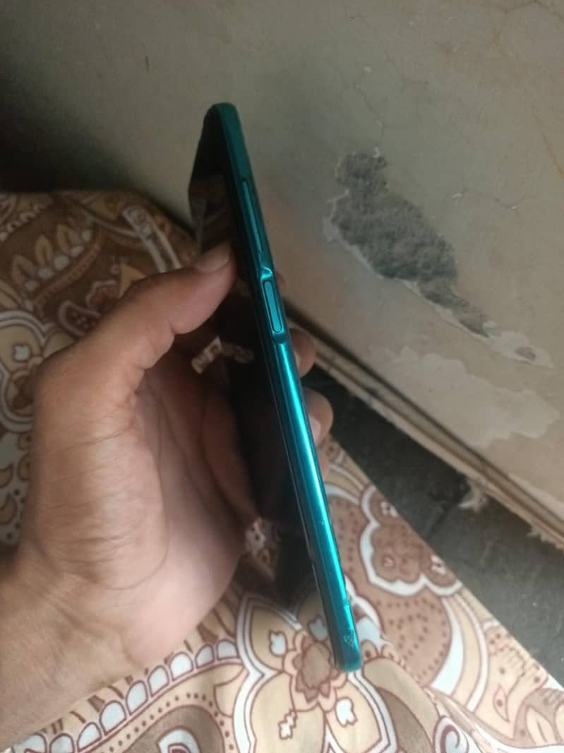 Xiaomi Redmi Note 9S 3