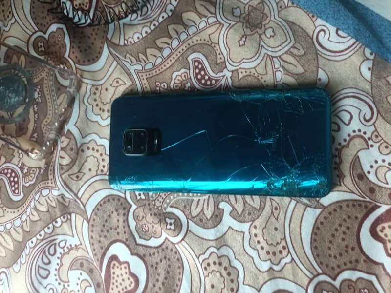 Xiaomi Redmi Note 9S 4