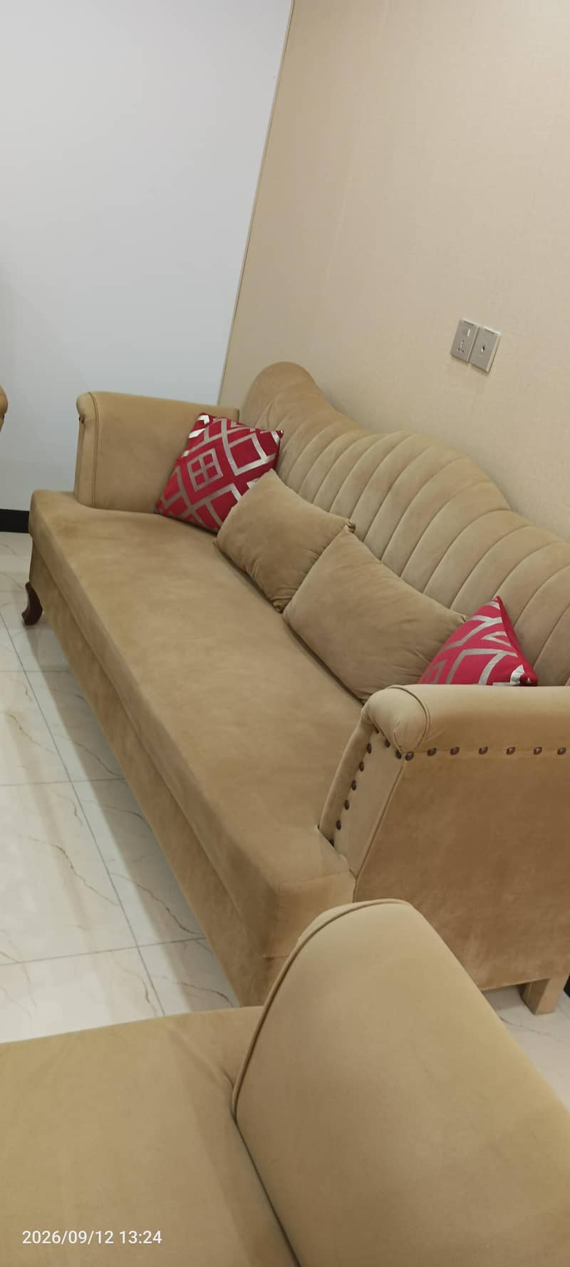 sofa in good condition 3