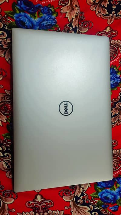 Dell XPS 15 9560 Gaming & Workstation Laptop