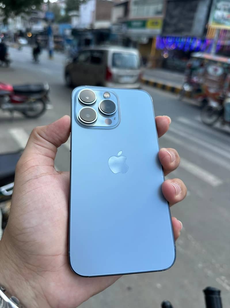 Apple iPhone 13 Pro 3