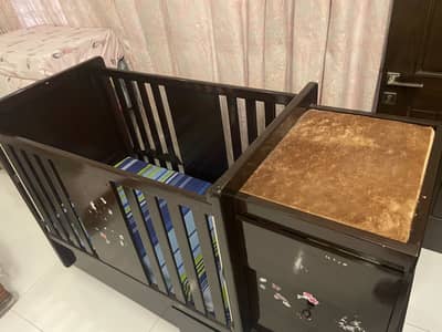 Baby Cot with drawers and changing seat