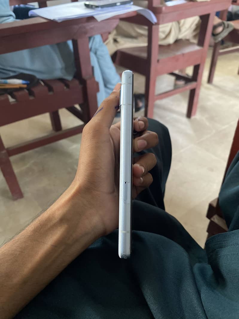 GOOGLE PIXEL 7a 1