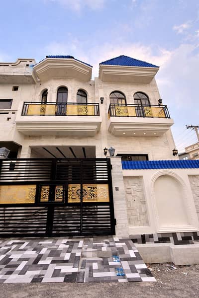 5 MARLA BRAND NEW OWNER BUILT HOUSE AVAILABLE FOR SALE