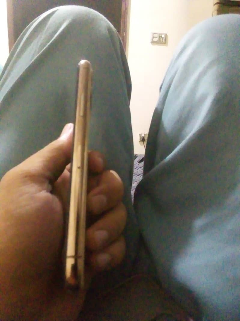 Apple iPhone 11 Pro 1