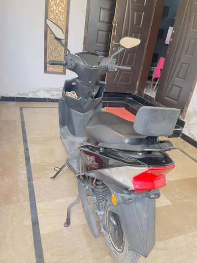 electric scooti for urgent sale