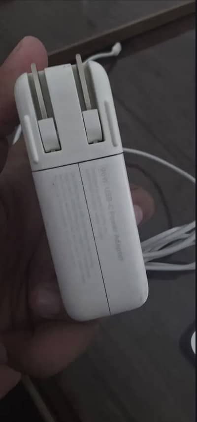Apple MacBook pro orginal adapter