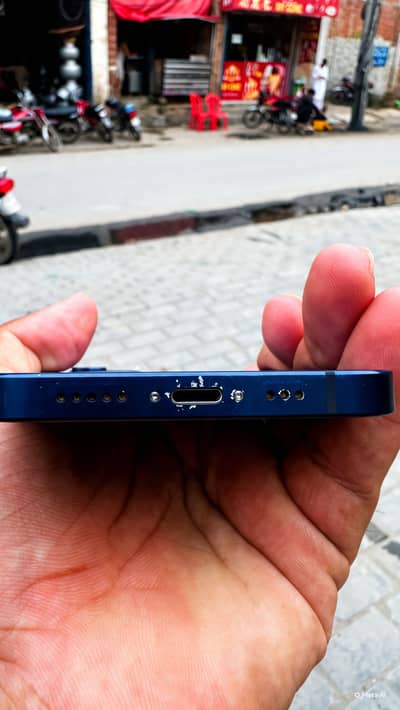 Apple iPhone 12
