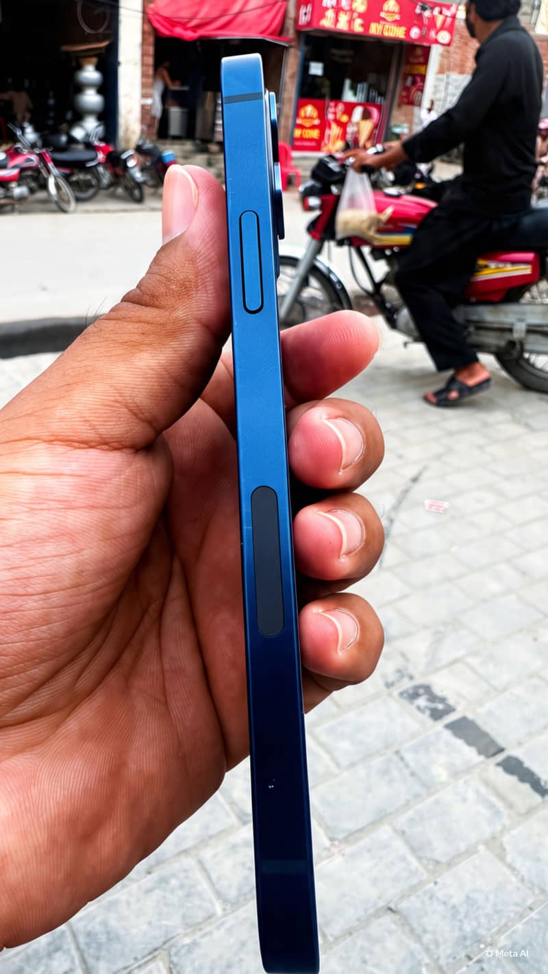 Apple iPhone 12 3