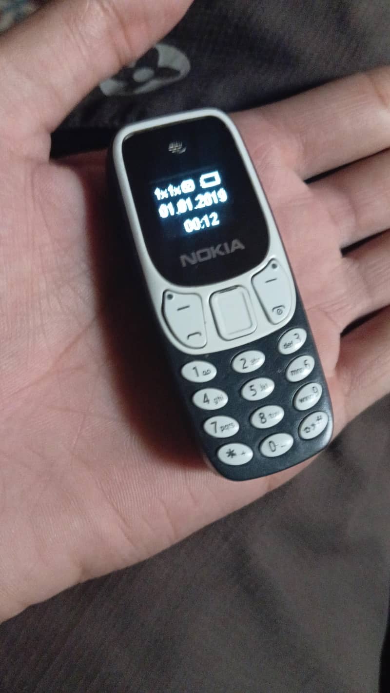 Nokia mini mobile 10/10 0