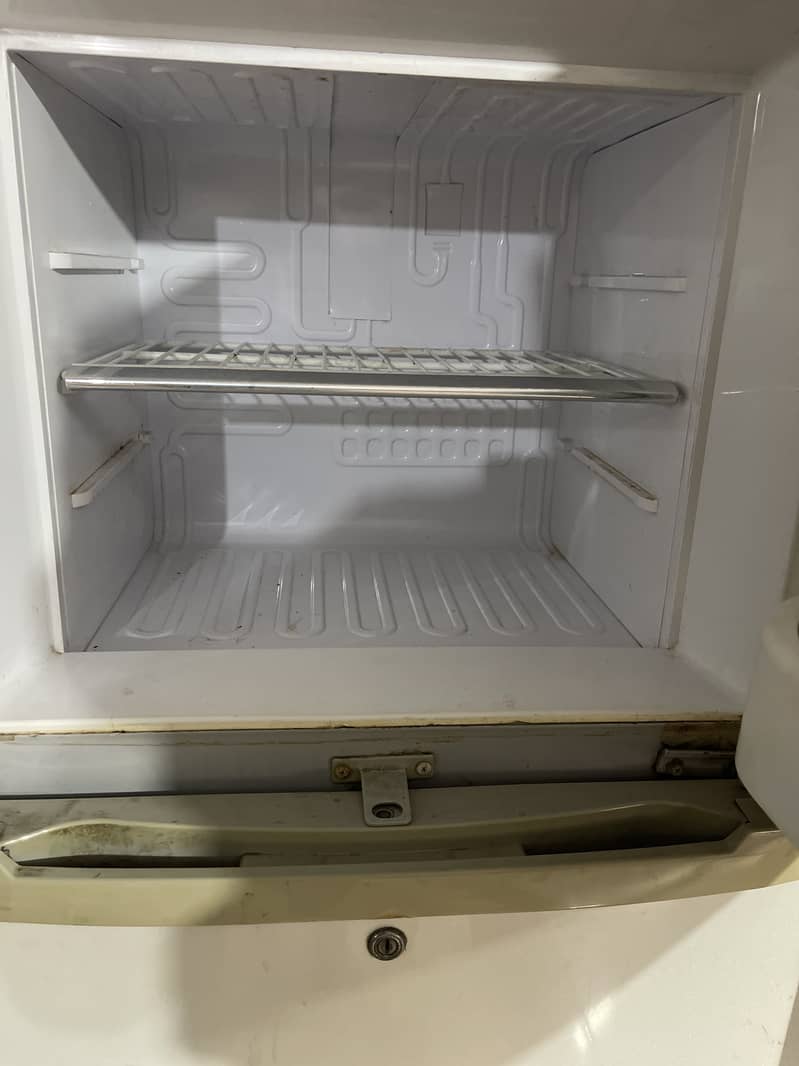 Orient medium sized Fridge 1