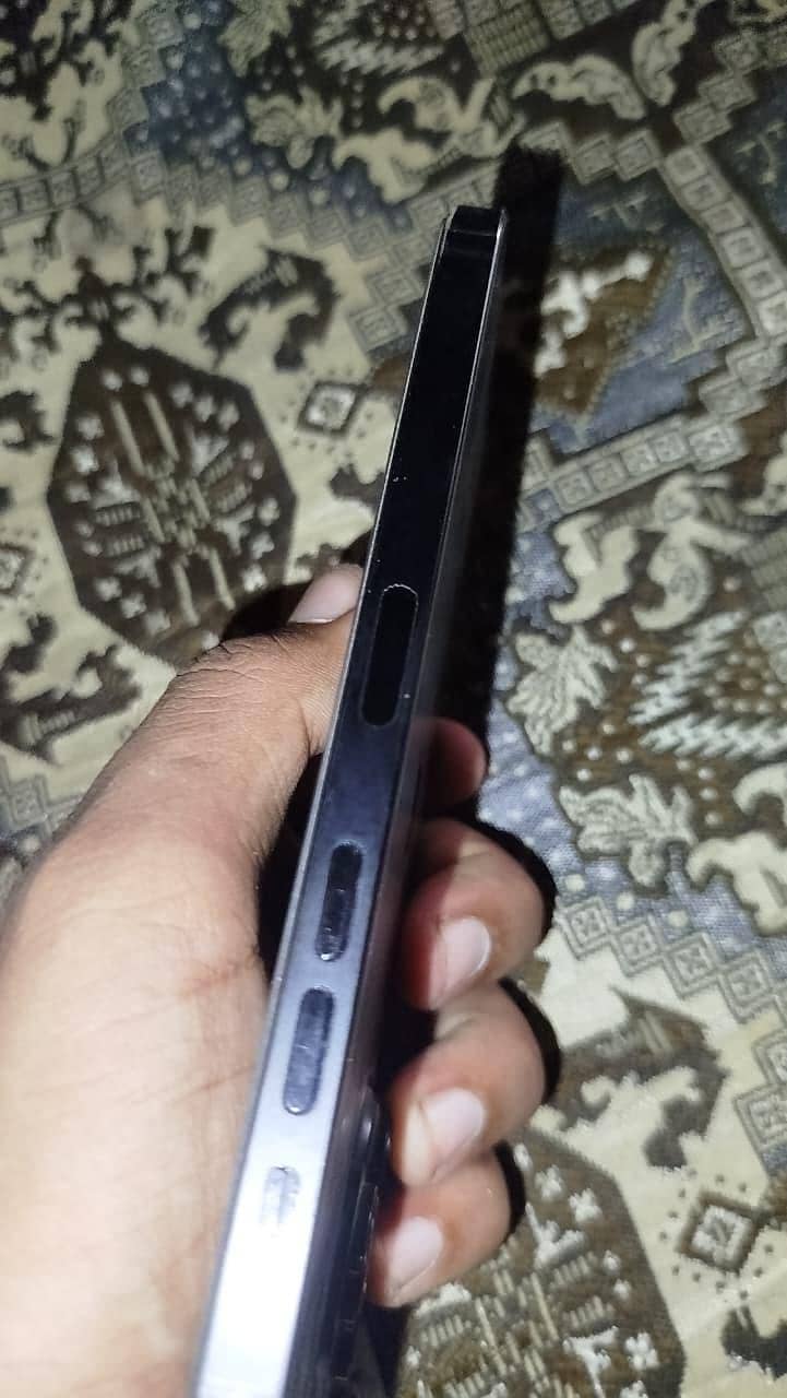 Apple iPhone 14 Pro Max 0