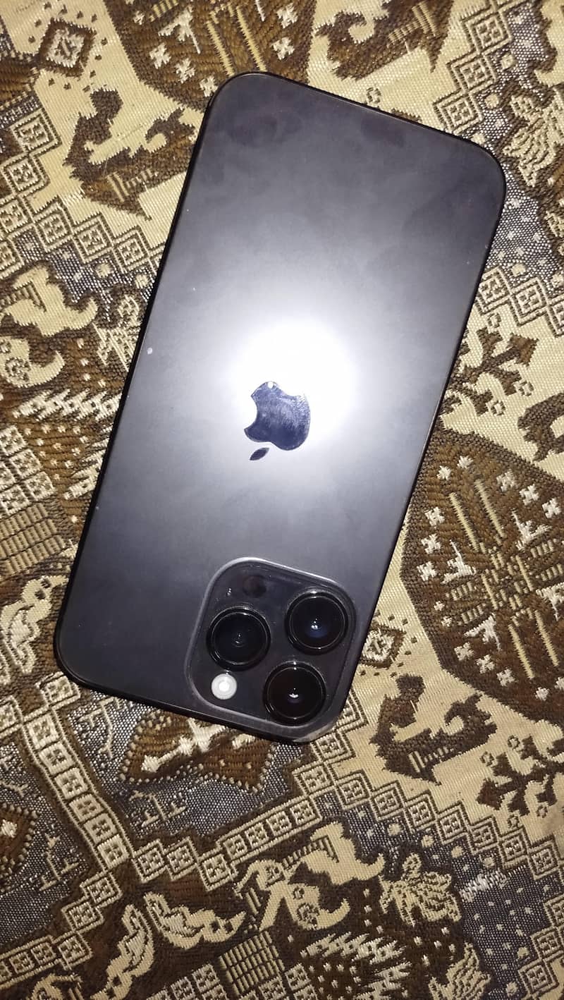 Apple iPhone 14 Pro Max 1