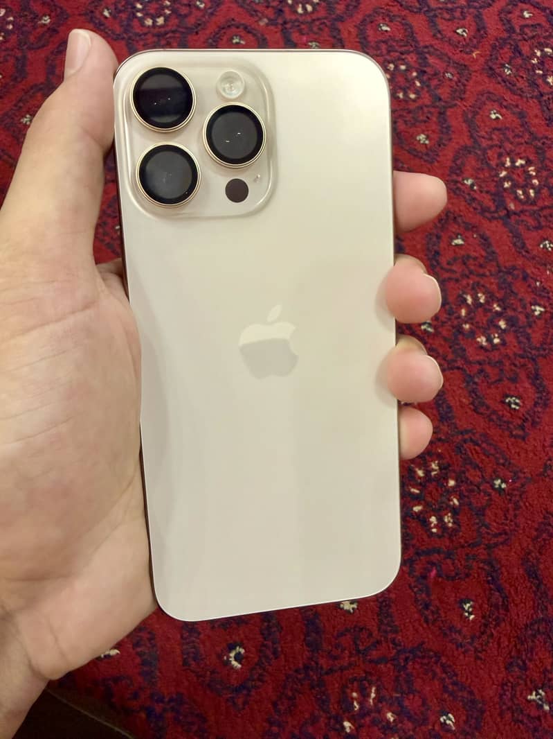 Apple iPhone 16 Pro Max 1