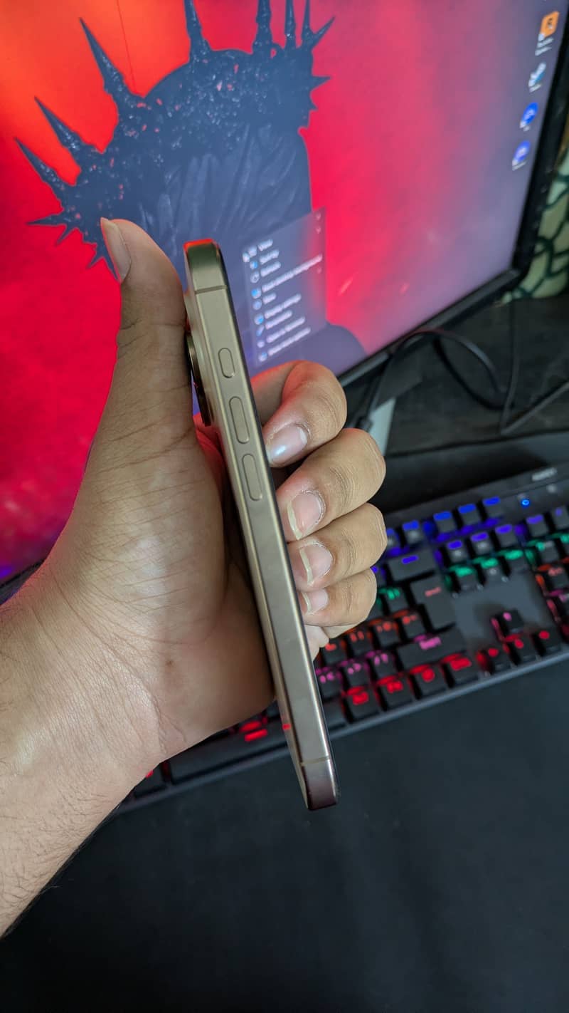 iPhone 16 Pro 5
