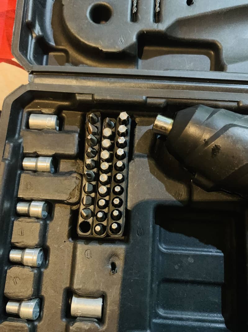Rechargeable screwdriver 2