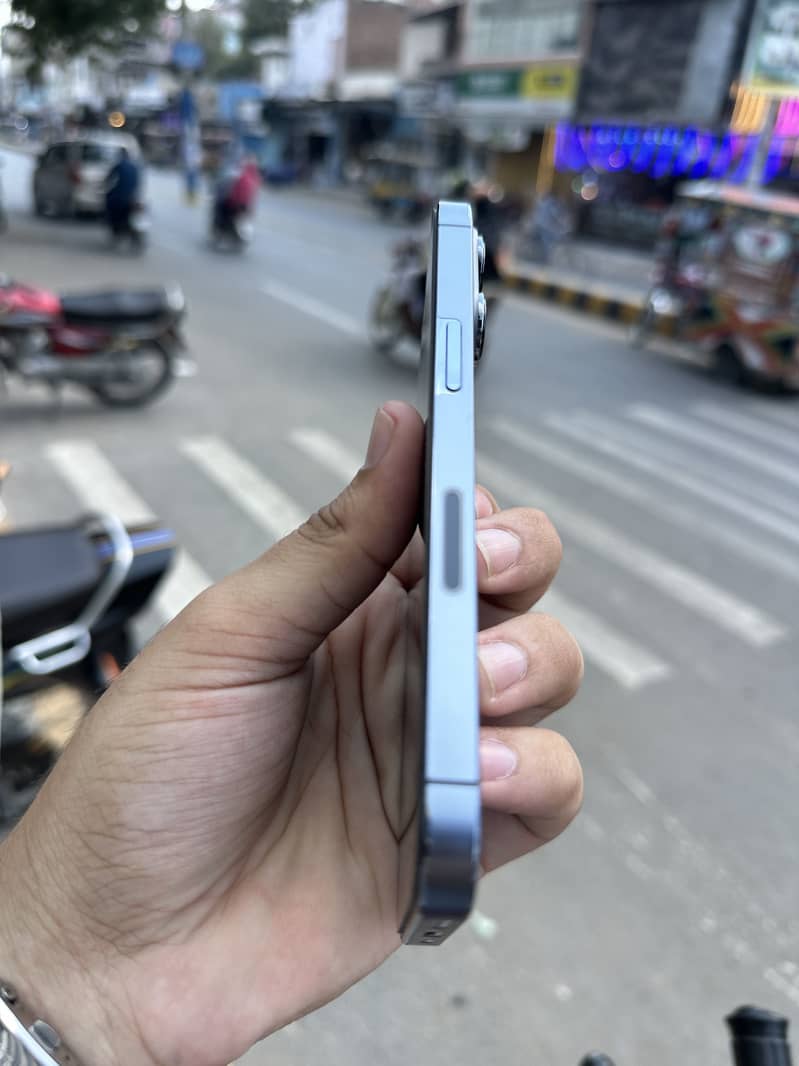 Apple iPhone 13 Pro 3