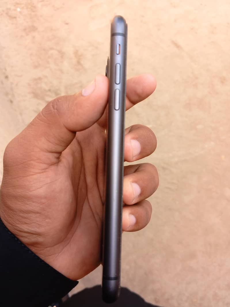 Apple iPhone 11 5