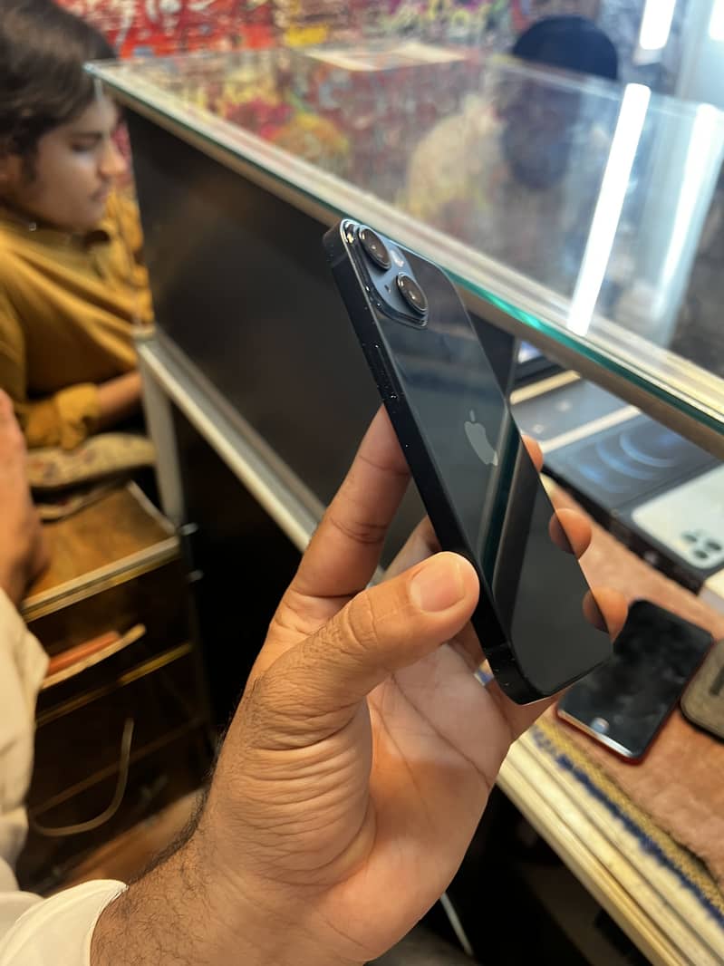 Apple iPhone 14 2