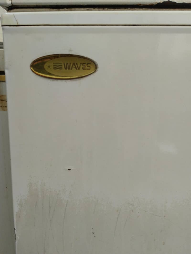 waves deep freezer 0