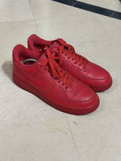 Nike Air Force 1 triple red (eu45)